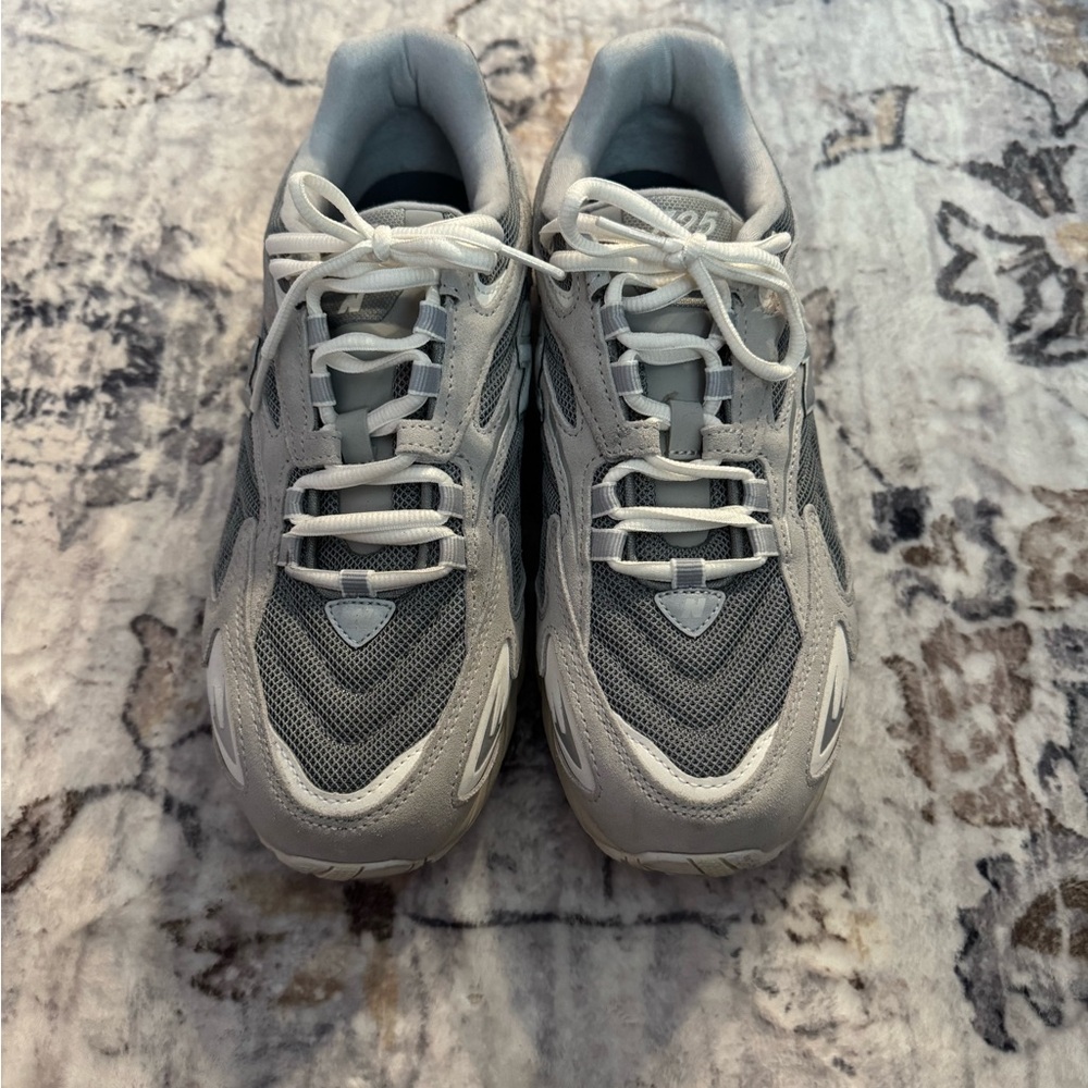 New Balance Gray Chunky Sneakers Retro-Inspired Design